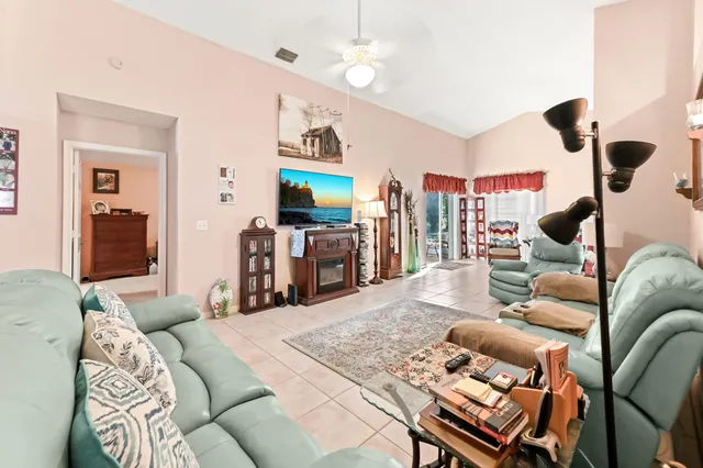 $379,900 | 5193 Robino Circle, West Palm Beach, FL 33417