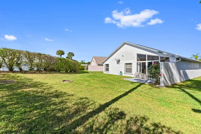 $379,900 | 5193 Robino Circle, West Palm Beach, FL 33417