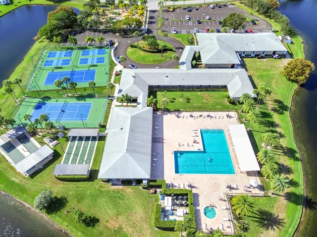 $379,900 | 5193 Robino Circle, West Palm Beach, FL 33417