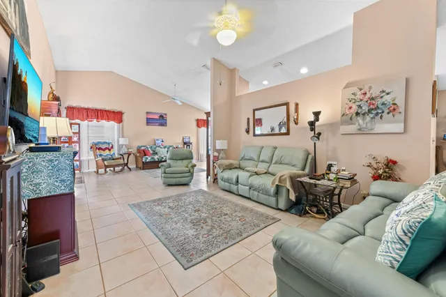 $379,900 | 5193 Robino Circle, West Palm Beach, FL 33417