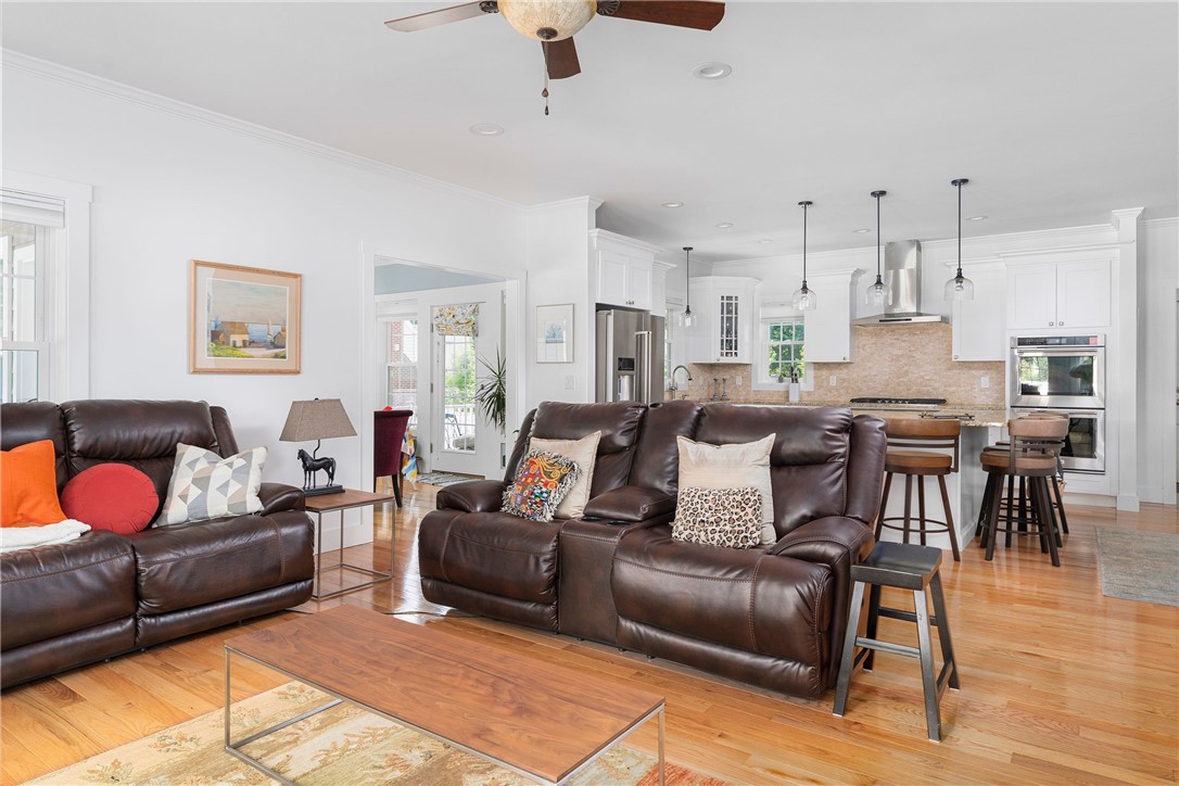 22 Primrose Drive Warwick, RI 02818 - Photo 5 of 24