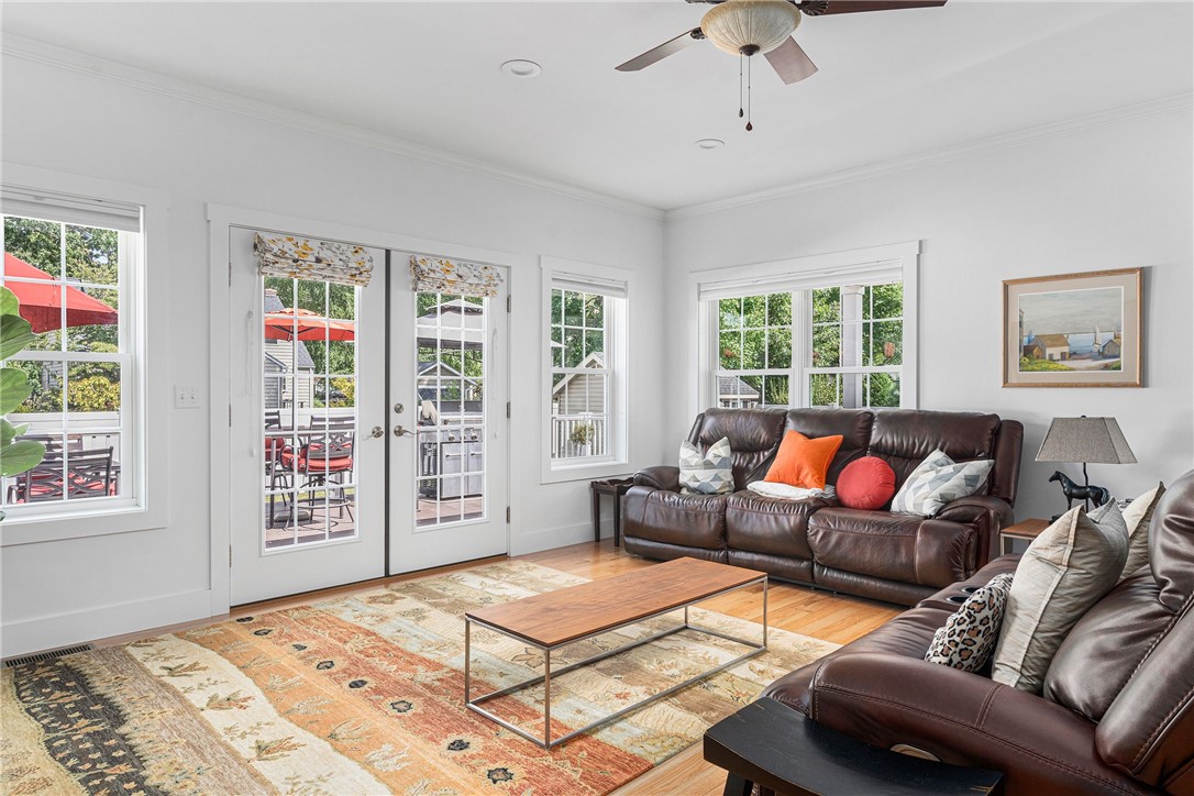 22 Primrose Drive Warwick, RI 02818 - Photo 7 of 24