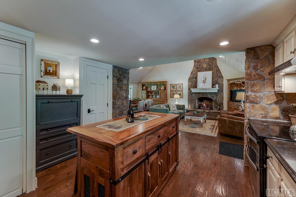 12 Azalea Road Highlands, NC 28741 - Photo 20 of 41 Gallery Image 20