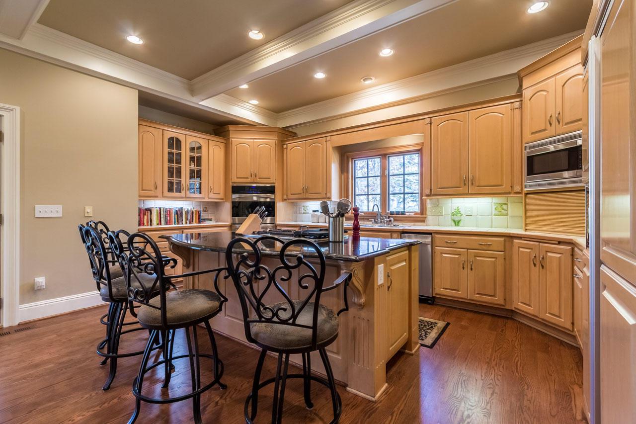 1285 Shull Road Columbus, OH 43230 - Photo 13 of 46