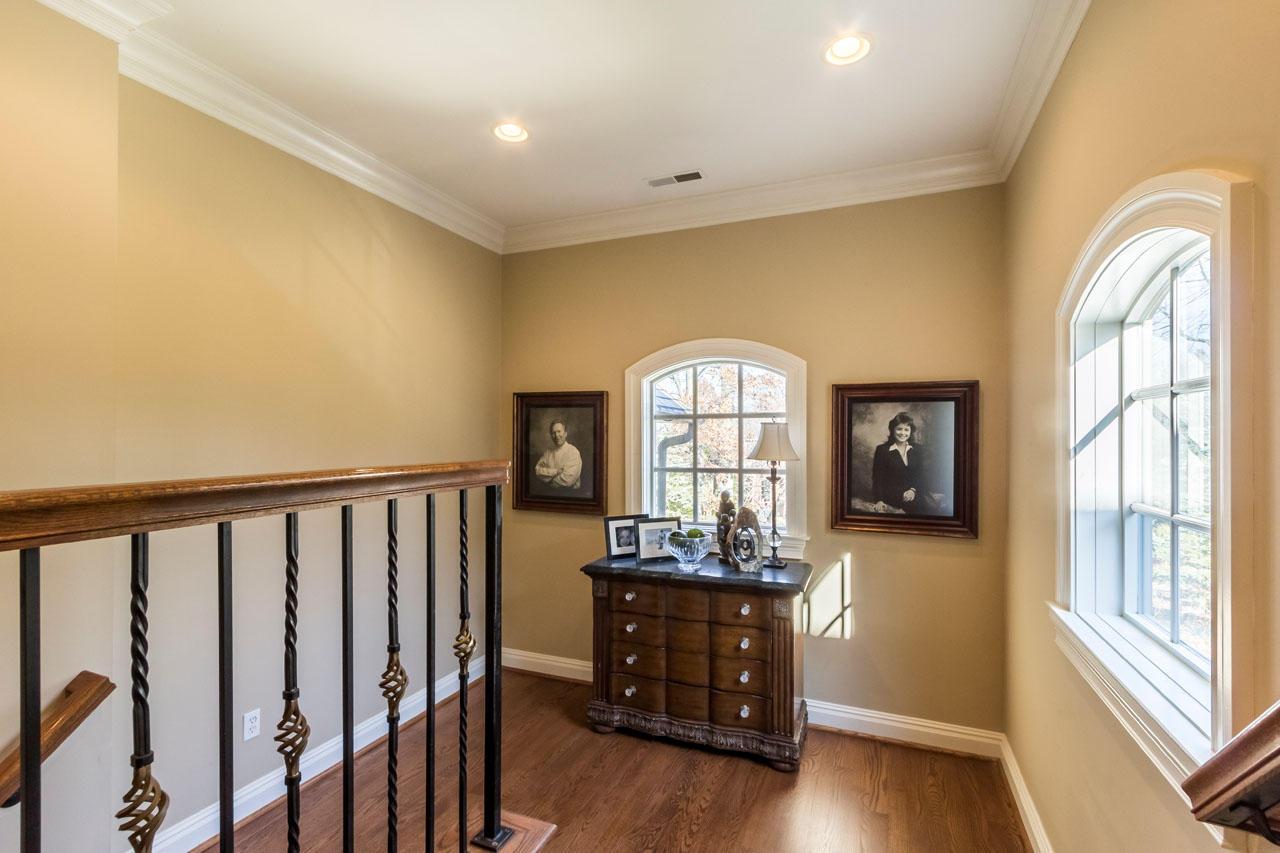 1285 Shull Road Columbus, OH 43230 - Photo 32 of 46