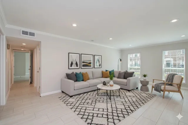 $2,600 | 355 North Post Oak Lane, Unit 637, Houston, TX 77024