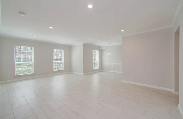 $2,600 | 355 North Post Oak Lane, Unit 637, Houston, TX 77024