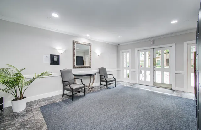 $2,600 | 355 North Post Oak Lane, Unit 637, Houston, TX 77024