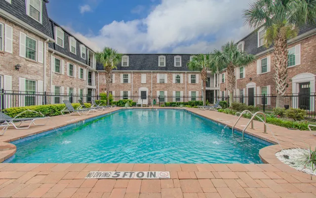 $2,600 | 355 North Post Oak Lane, Unit 637, Houston, TX 77024