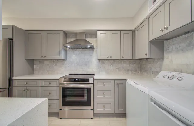 $2,600 | 355 North Post Oak Lane, Unit 637, Houston, TX 77024