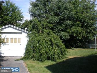 135 East Roland Road Brookhaven, PA 19015 - Photo 7 of 12 Exterior Back