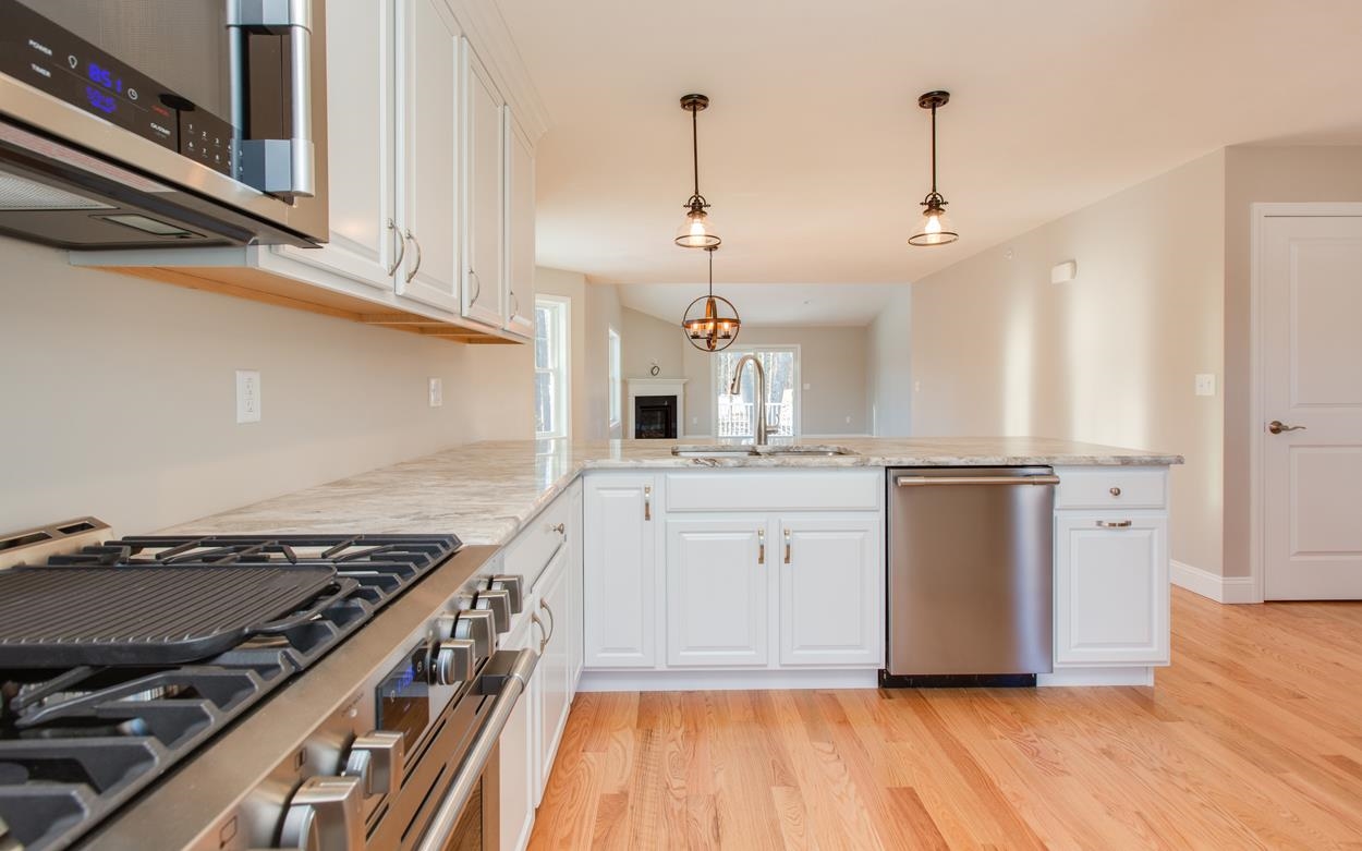 12 Basswood Road Pelham, NH 03076 - Photo 9 of 40 Gallery Image 9