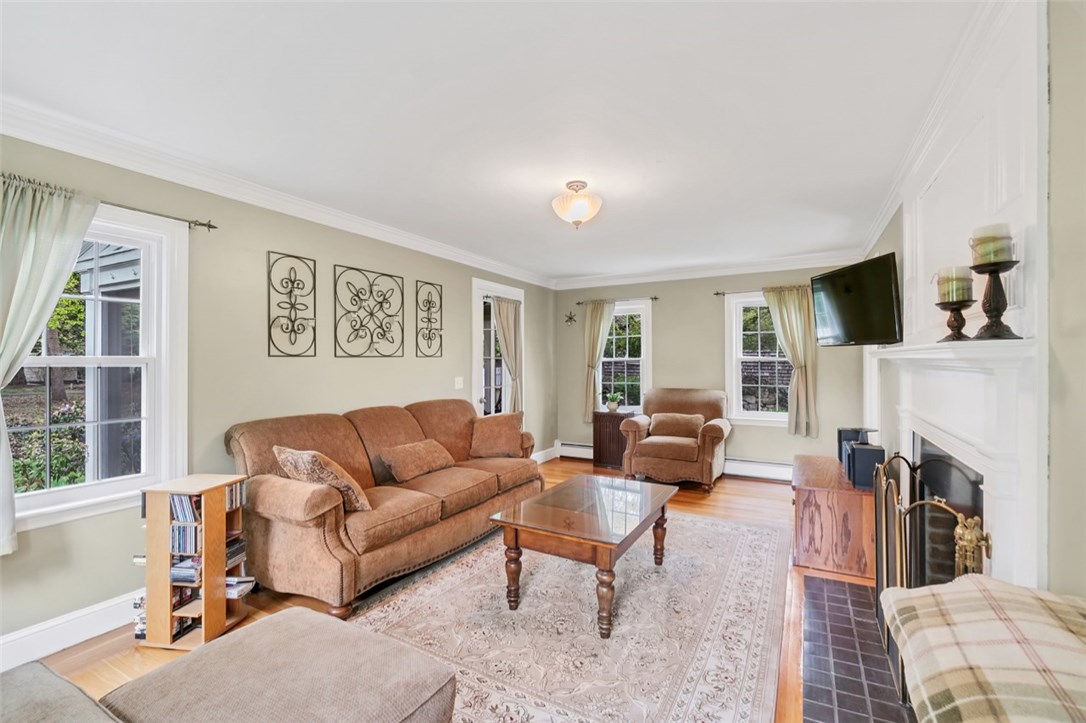 383 Cowesett Road Warwick, RI 02886 - Photo 3 of 26