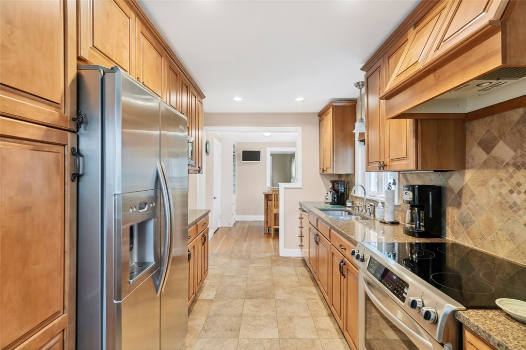 383 Cowesett Road Warwick, RI 02886 - Photo 8 of 26