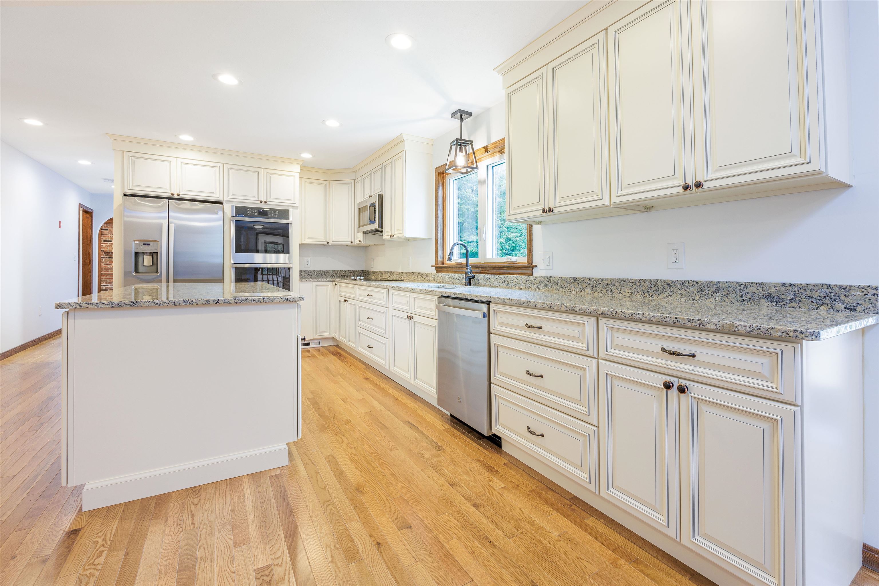 40 Spring Brook Drive Hampstead, NH 03841 - Photo 6 of 51 Gallery Image 6