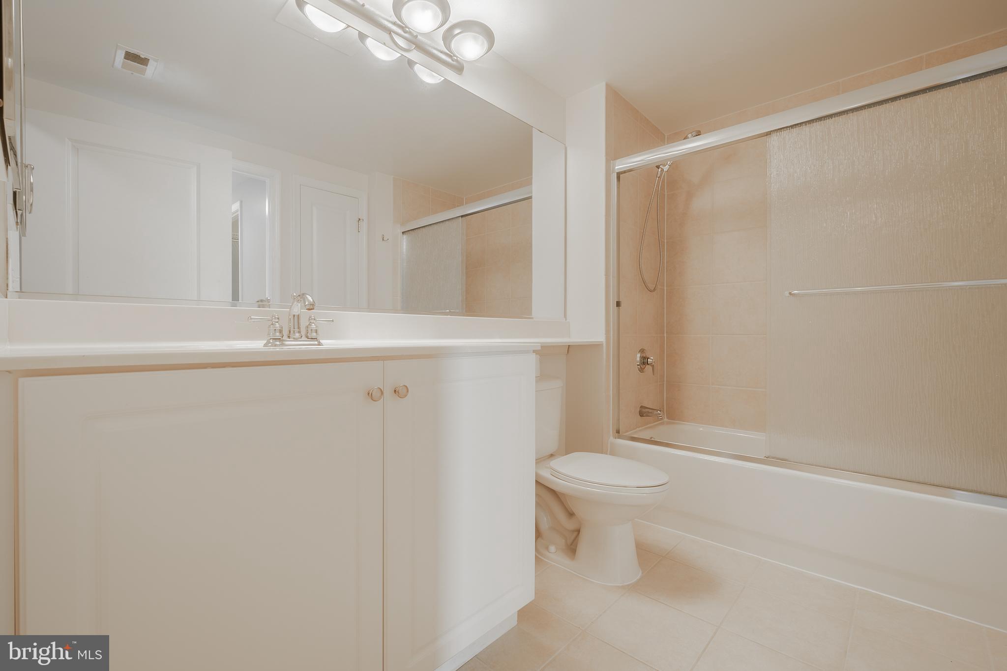 851 North Glebe Road, Unit 1503 Arlington, VA 22203 - Photo 33 of 40