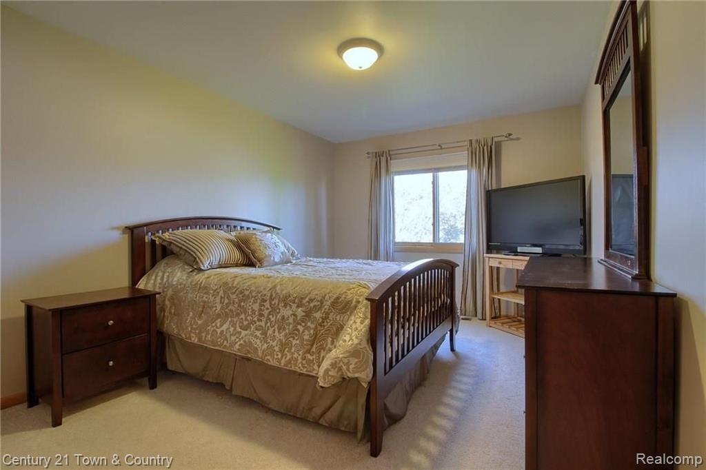 51959 Boland Road Chesterfield, MI 48047 - Photo 17 of 39