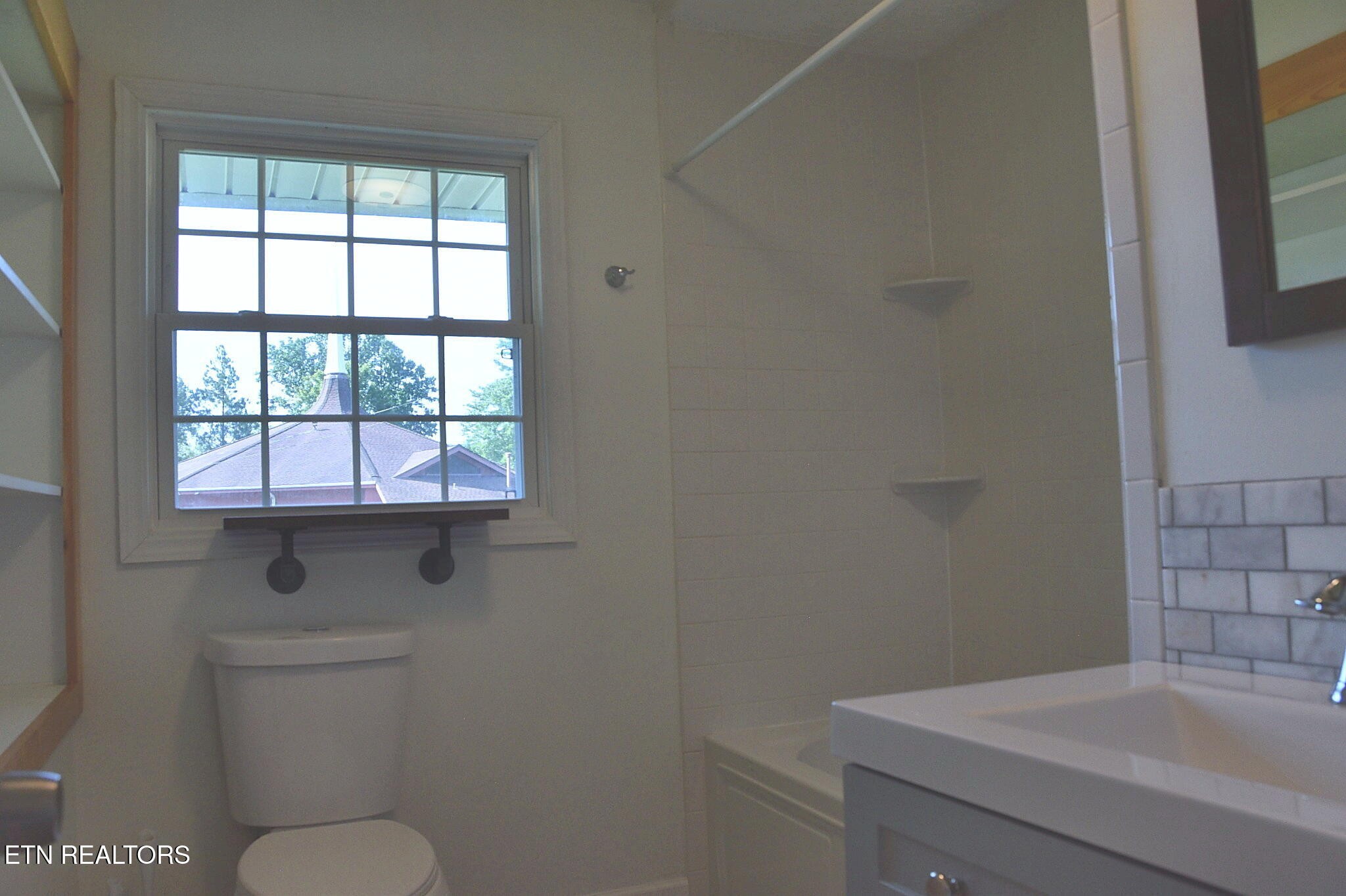 636 Robertsville Road Oak Ridge, TN 37830 - Photo 32 of 34 Gallery Image 32