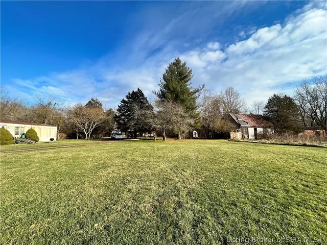 $375,000 | 3274 Edwardsville Galena Road, Georgetown, IN 47122