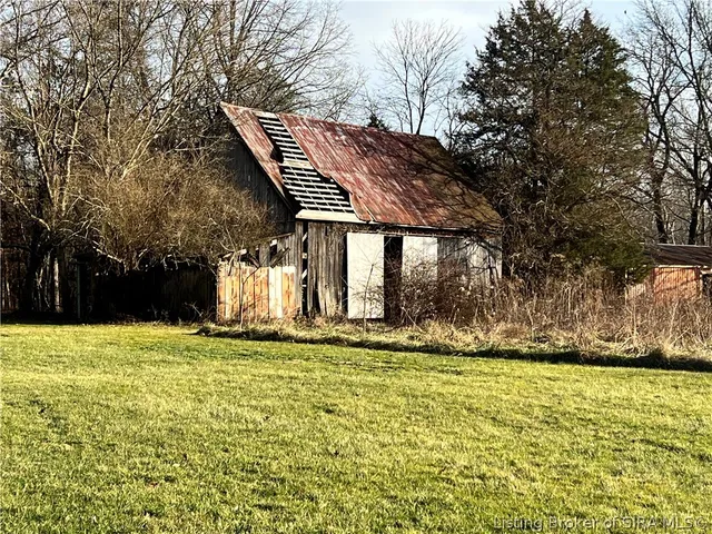 $375,000 | 3274 Edwardsville Galena Road, Georgetown, IN 47122