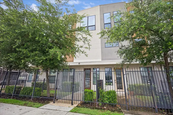 $2,495 | 2401 Crawford Street, Unit C4B, Houston, TX 77004
