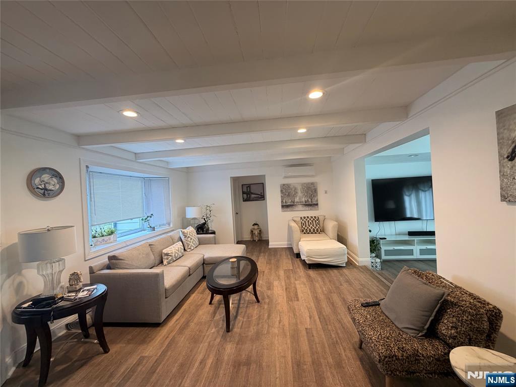 347 Forest Avenue Paramus, NJ 07652 - Photo 9 of 13