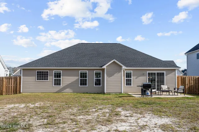 $2,200 | 517 Indigo Johnston Drive, Jacksonville, NC 28546