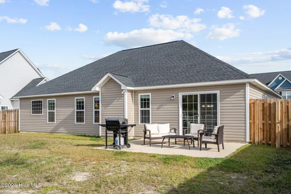 $2,100 | 517 Indigo Johnston Drive, Jacksonville, NC 28546
