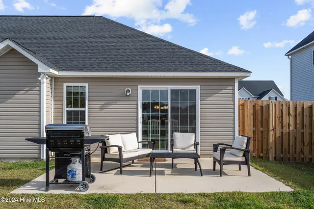 $2,200 | 517 Indigo Johnston Drive, Jacksonville, NC 28546