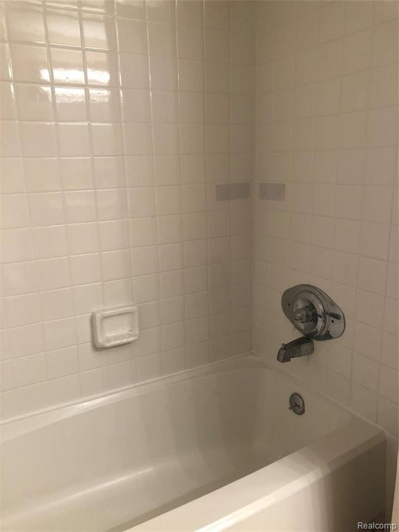 29880 West 12 Mile Road, Unit 67/808 Farmington, MI 48334 - Photo 16 of 18