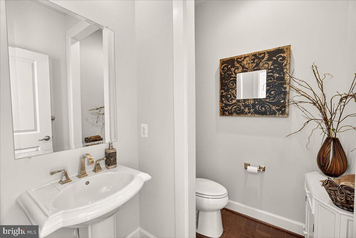 21217 Cracklin Road Laytonsville, MD 20882 - Photo 13 of 71 Half bath on main level