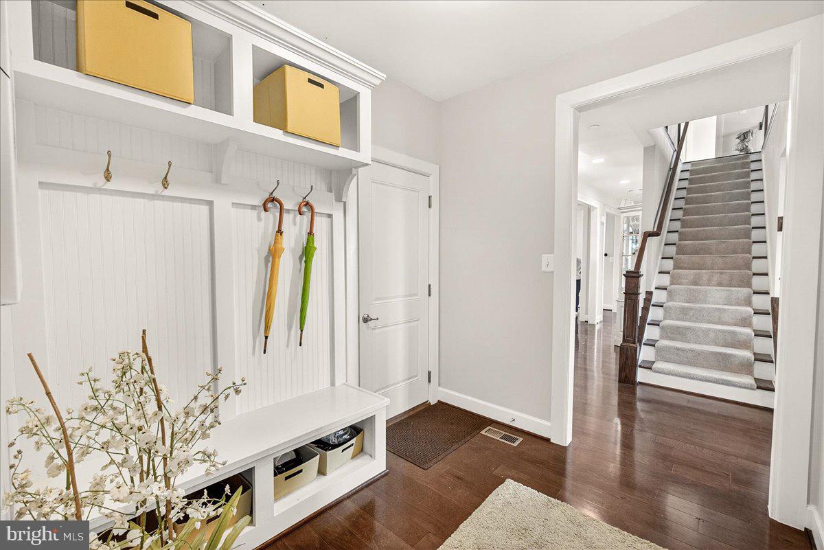 21217 Cracklin Road Laytonsville, MD 20882 - Photo 14 of 71 Mud room area off the garage