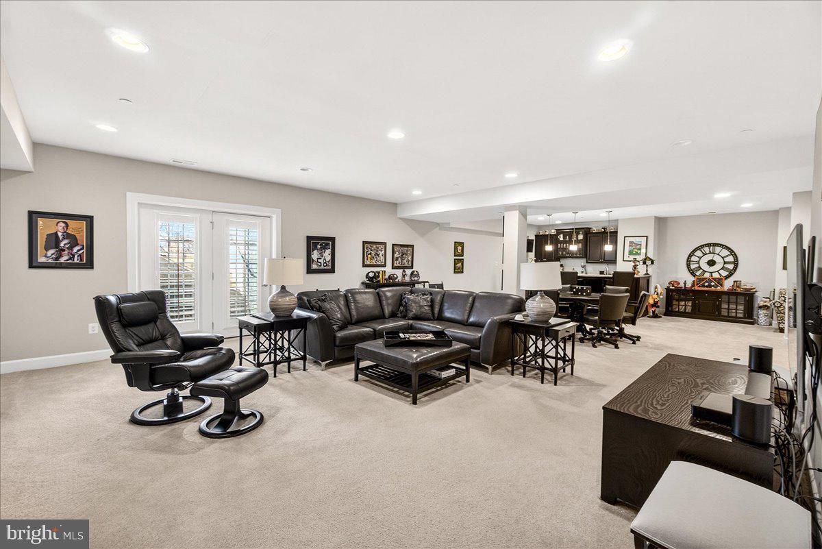 21217 Cracklin Road Laytonsville, MD 20882 - Photo 59 of 71 Abundance of natural light