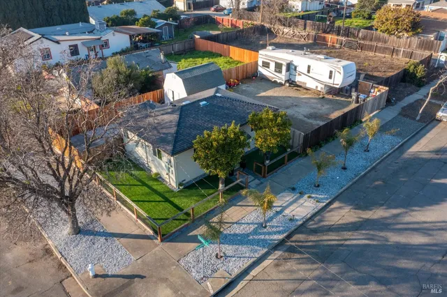 a view of roof with sitting area