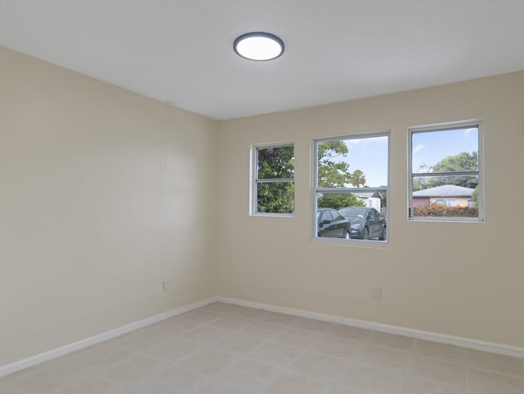 371 West 34th Street Riviera Beach, FL 33404 - Photo 14 of 27 Bedroom 1