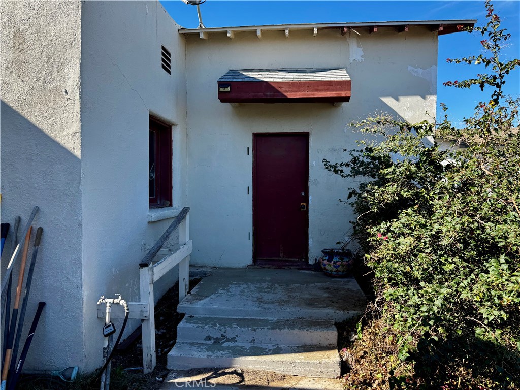 329 Chestnut Street Needles, CA 92363 - Photo 3 of 23