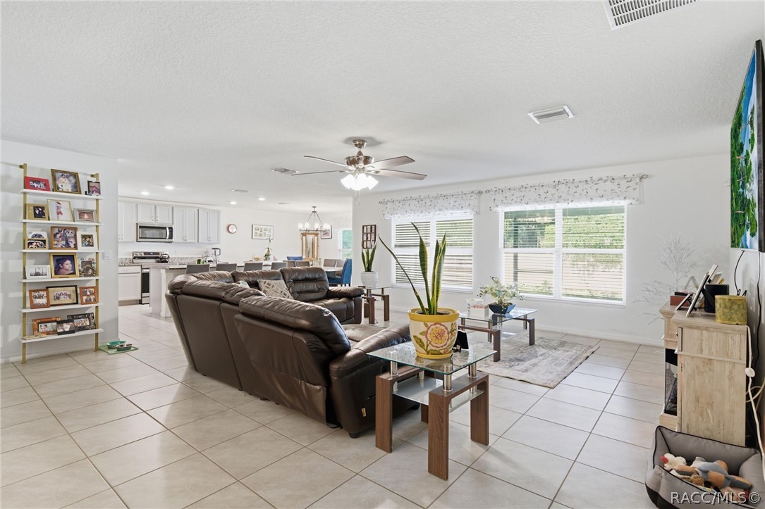 6421 Southeast 7th Street Road Ocala, FL 34472 - Photo 9 of 39 Gallery Image 9