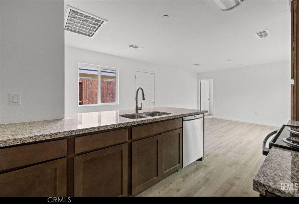 1413 Oregon Street Bakersfield, CA 93305 - Photo 5 of 7