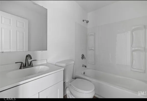 $2,000 | 1413 Oregon Street, Bakersfield, CA 93305