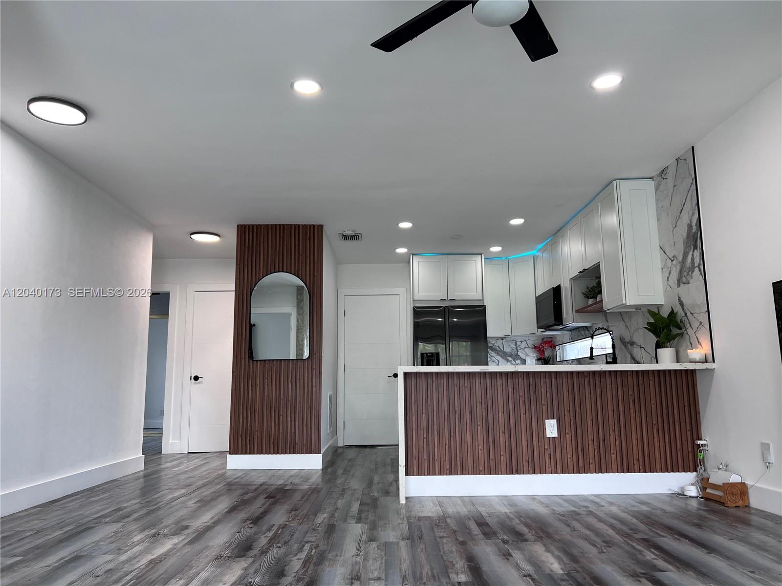2425 Southwest 26th Lane Miami, FL 33133 - Photo 5 of 22