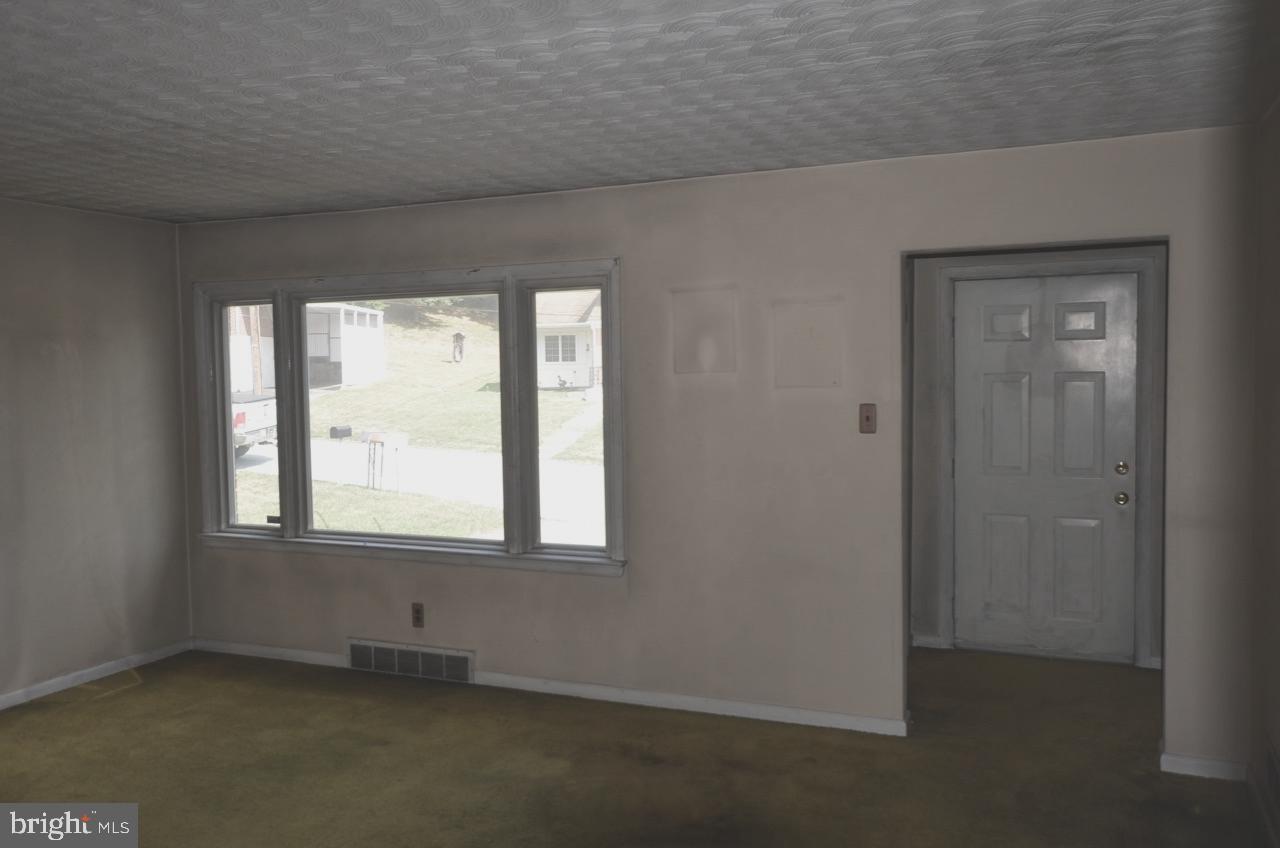 2162 Fineview Road York, PA 17406 - Photo 12 of 30 Gallery Image 12
