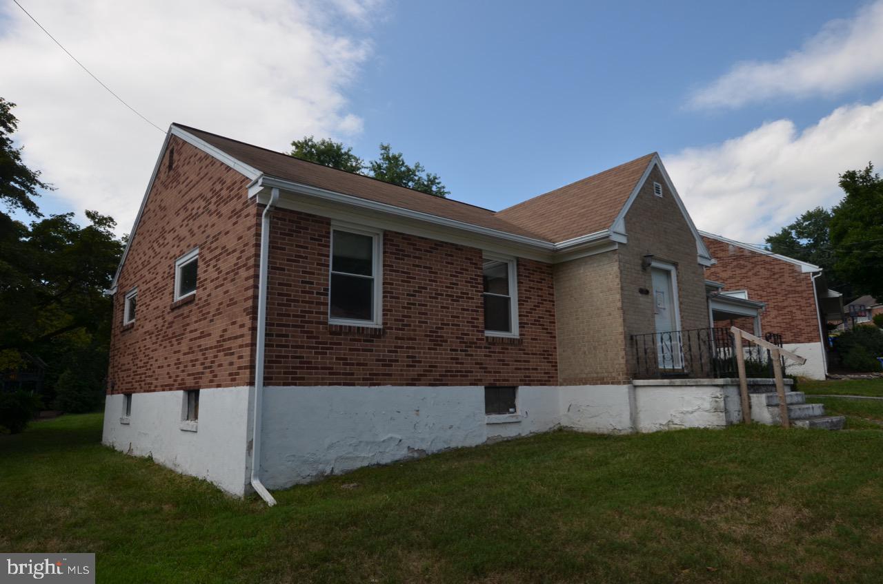 2162 Fineview Road York, PA 17406 - Photo 3 of 30 Gallery Image 3
