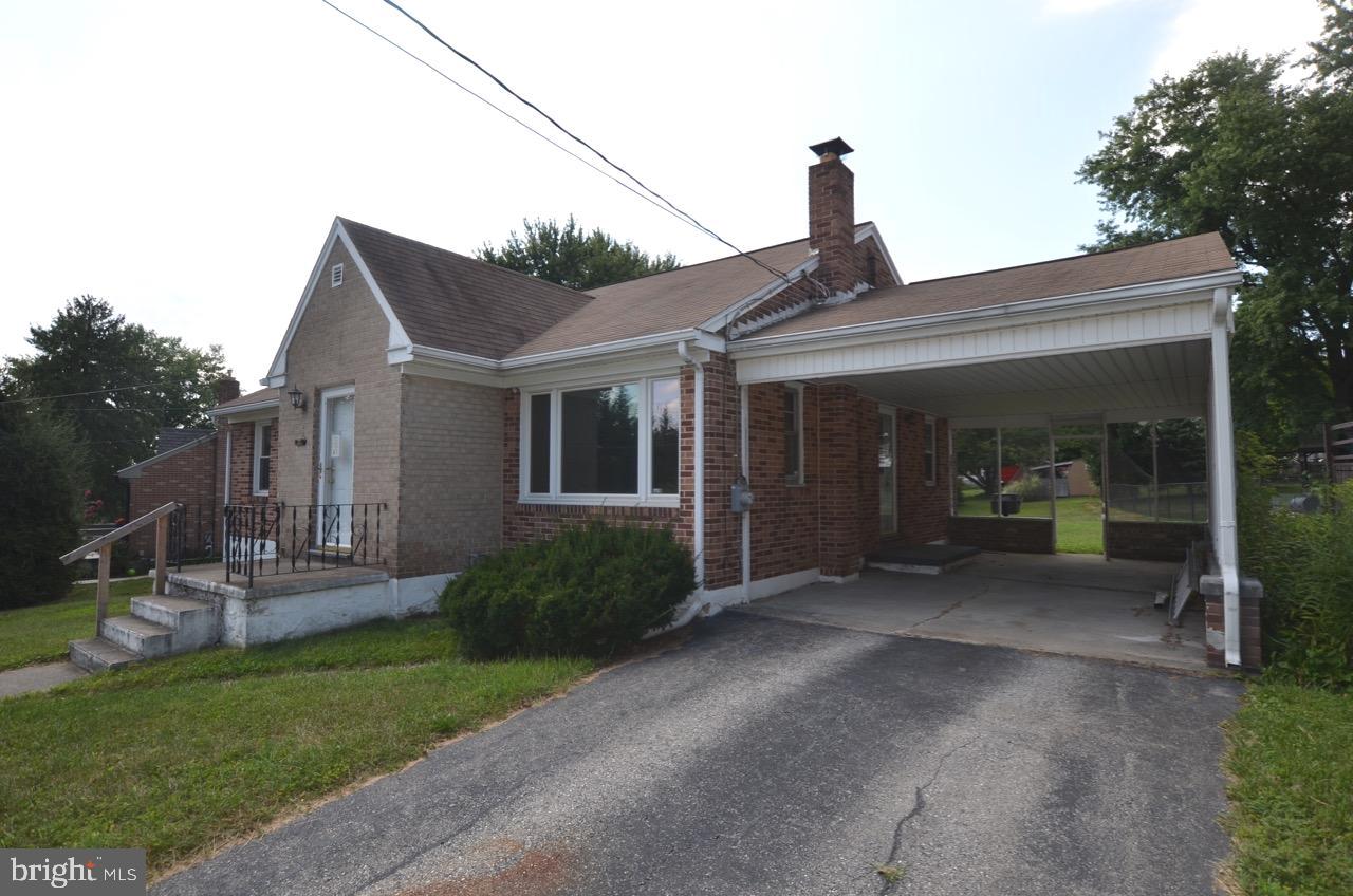 2162 Fineview Road York, PA 17406 - Photo 4 of 30 Gallery Image 4