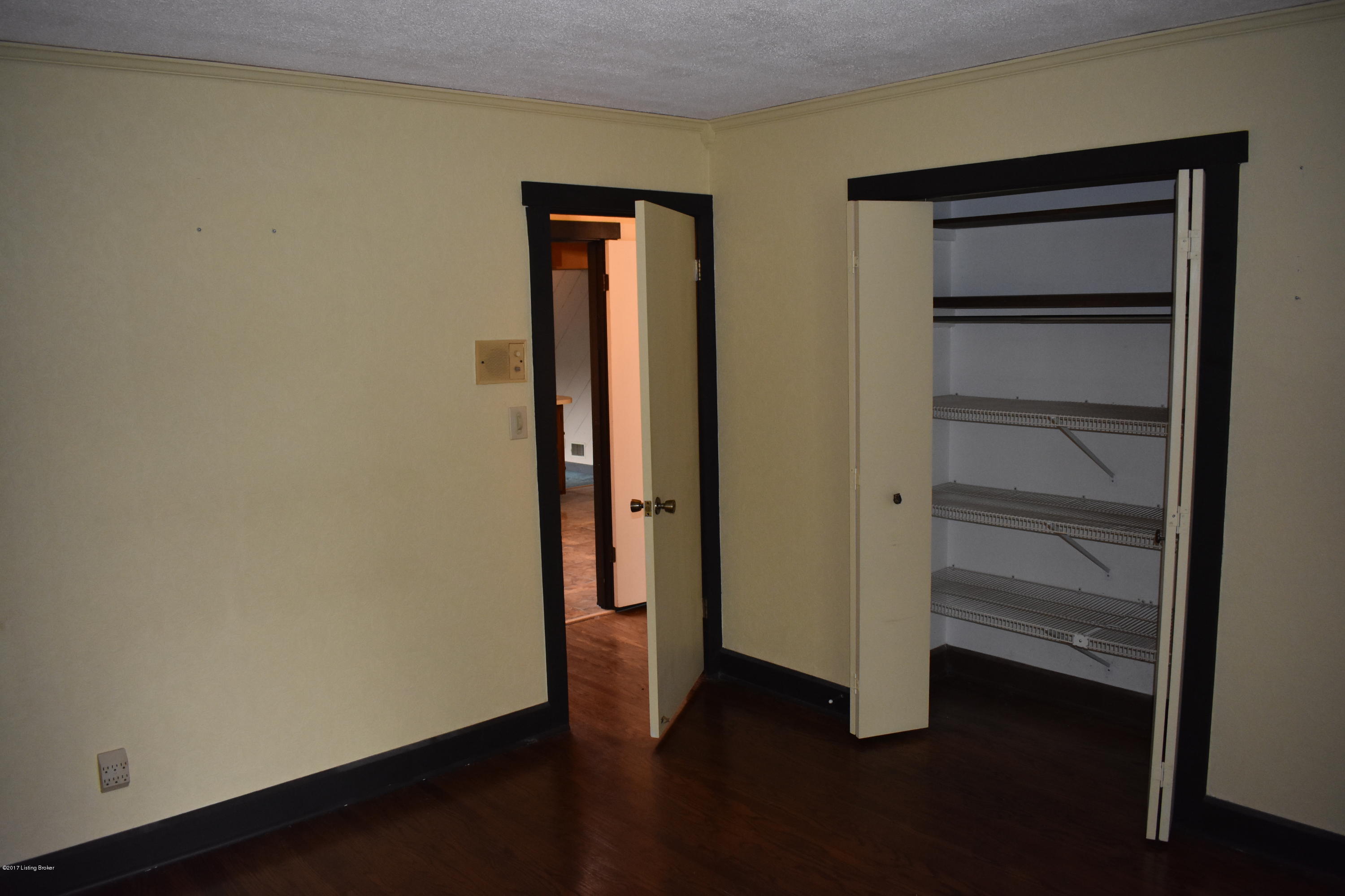 10101 Afton Road Louisville, KY 40223 - Photo 19 of 34 DSC_0097