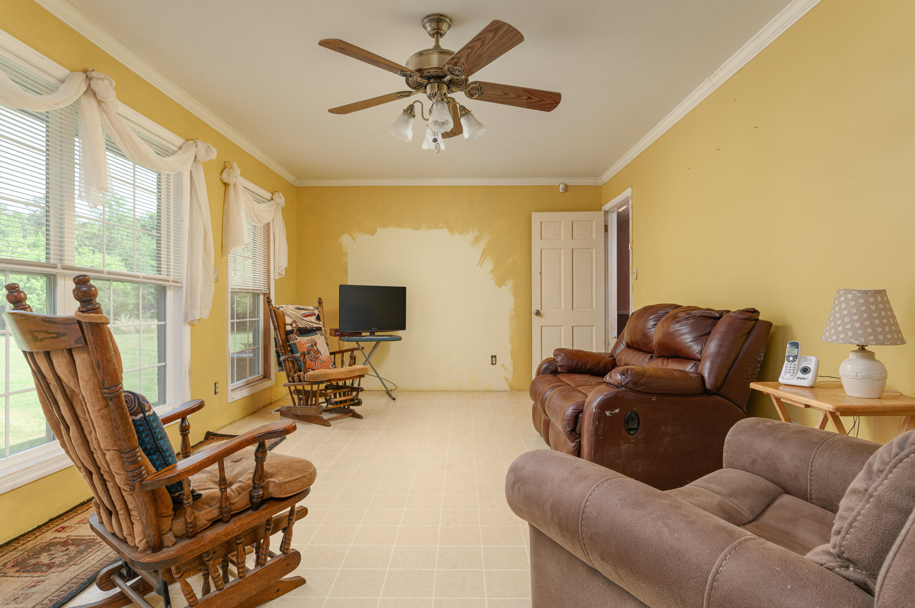 6421 Ooltewah Georgetown Road Ooltewah, TN 37363 - Photo 13 of 16 Living room