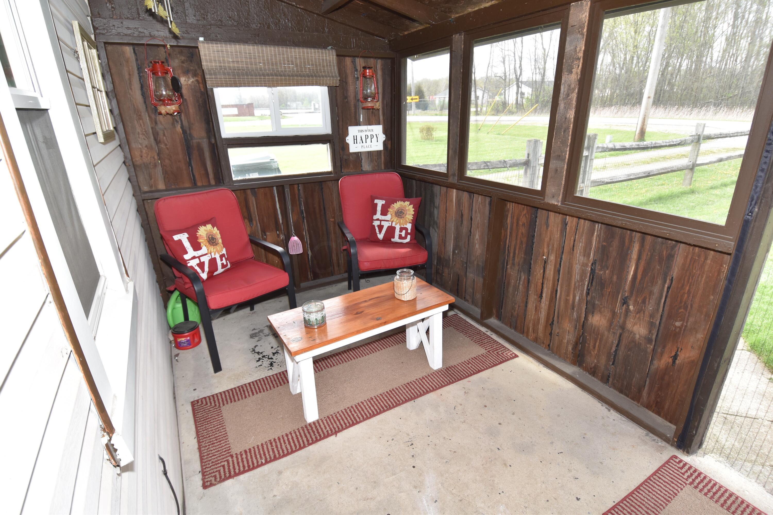 2191 Watkins Road Columbus, OH 43207 - Photo 27 of 35 Enclosed Front Porch