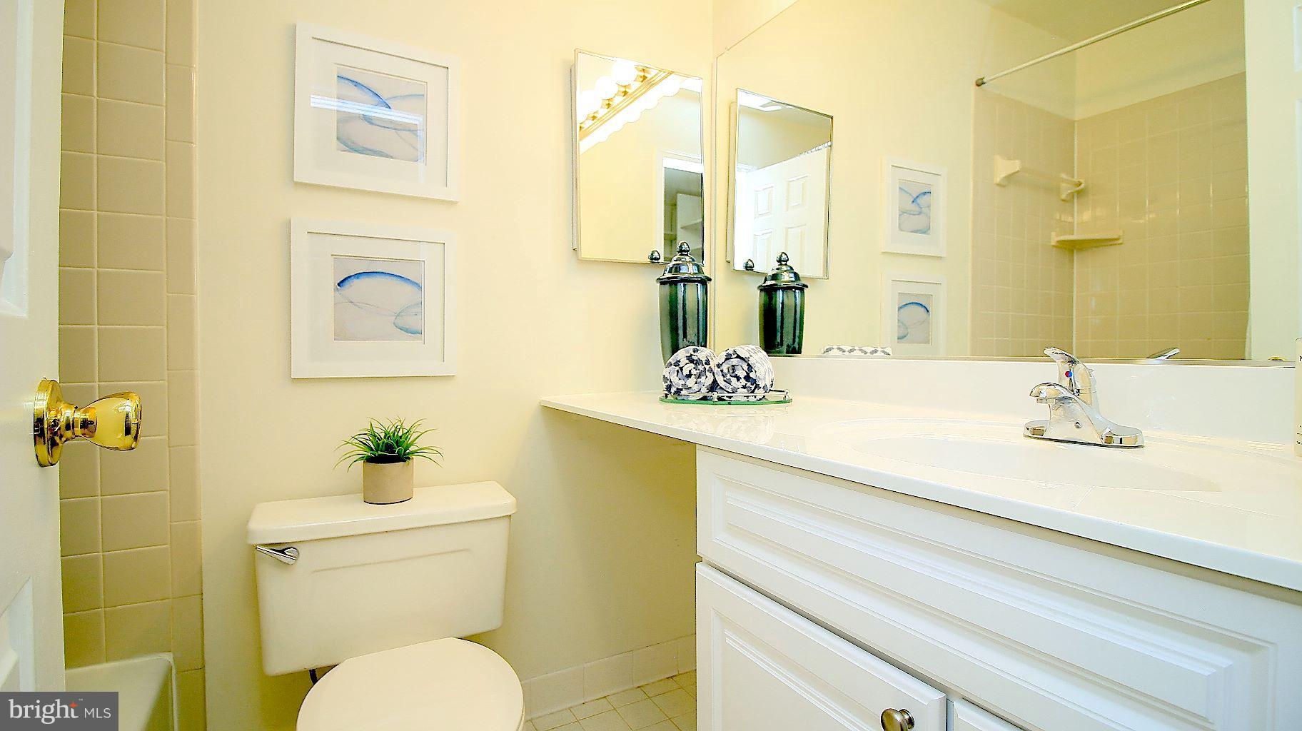6740 Churchill Road McLean, VA 22101 - Photo 12 of 24 Bath