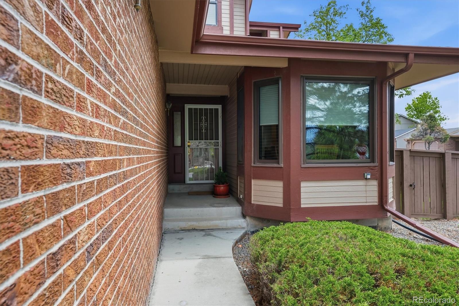 1304 Briar Circle Highlands Ranch, CO 80126 - Photo 2 of 50
