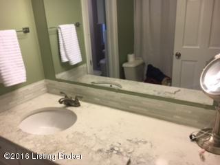 1904 Janlyn Road Jeffersontown, KY 40299 - Photo 5 of 12 Full Bath