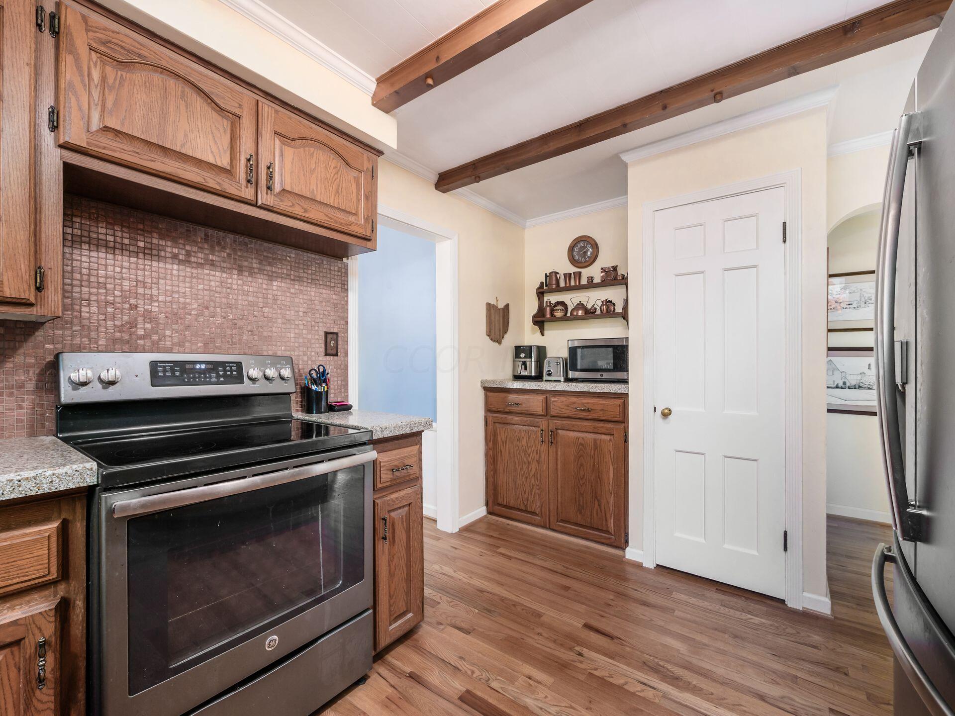 2681 Brandon Road Columbus, OH 43221 - Photo 15 of 38 Newer SS Appliances